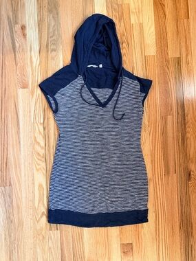 Athleta Navy and Heather Gray Striped Hooded Cap-Sleeve Tunic